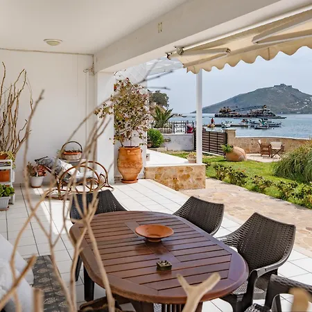 Peristeri Villa Alinda (Leros)